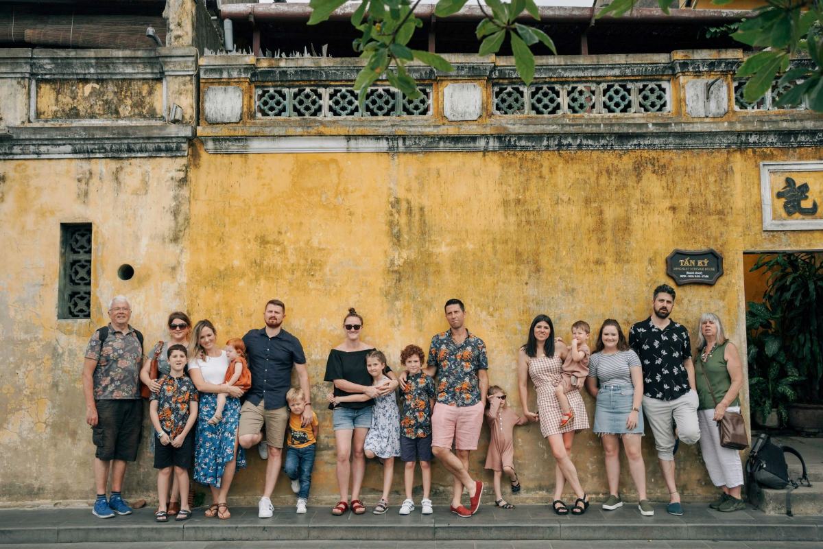 Group of 16 international tourists in Hoi An