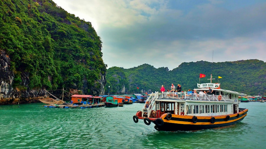 Boats in Ha Long bay