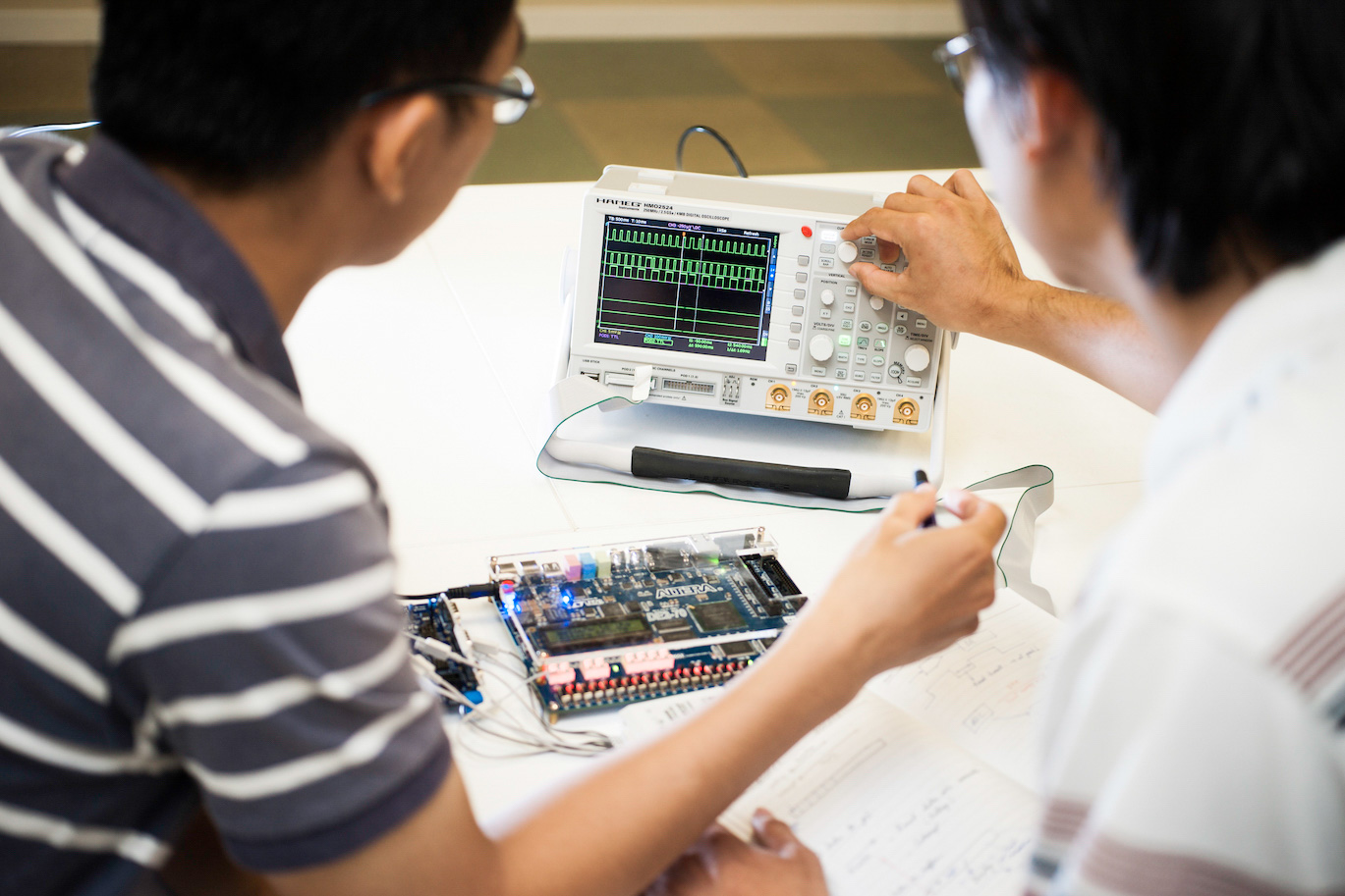 Students can undertake the Bachelor of Engineering (Electrical and Electronic Engineering) (Honours) at RMIT Vietnam.