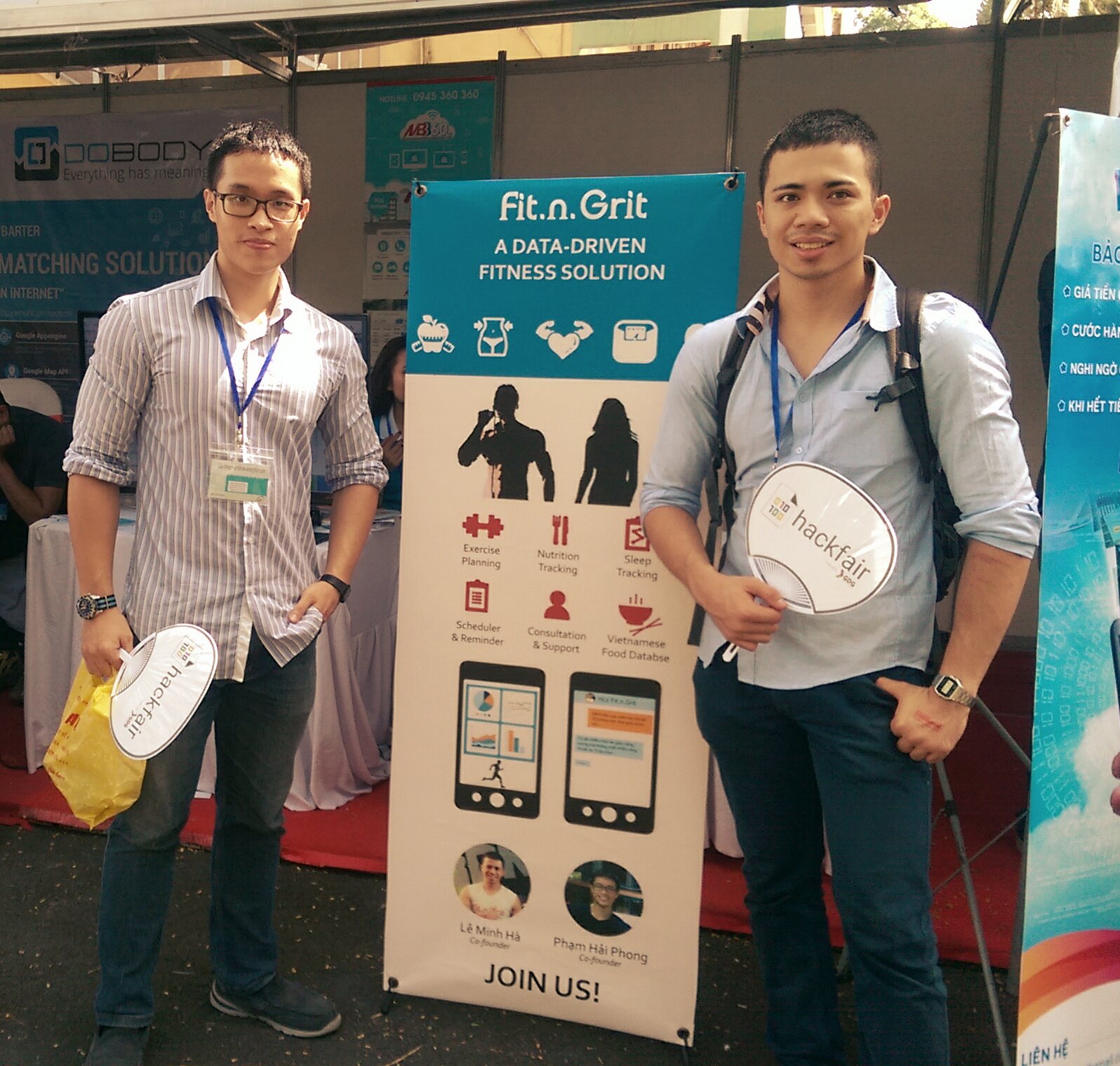 Phạm Hải Phong (trái) và đối tác là bạn Lê Minh Hà đồng sáng lập ứng dụng điện thoại Fit.n.Grit.