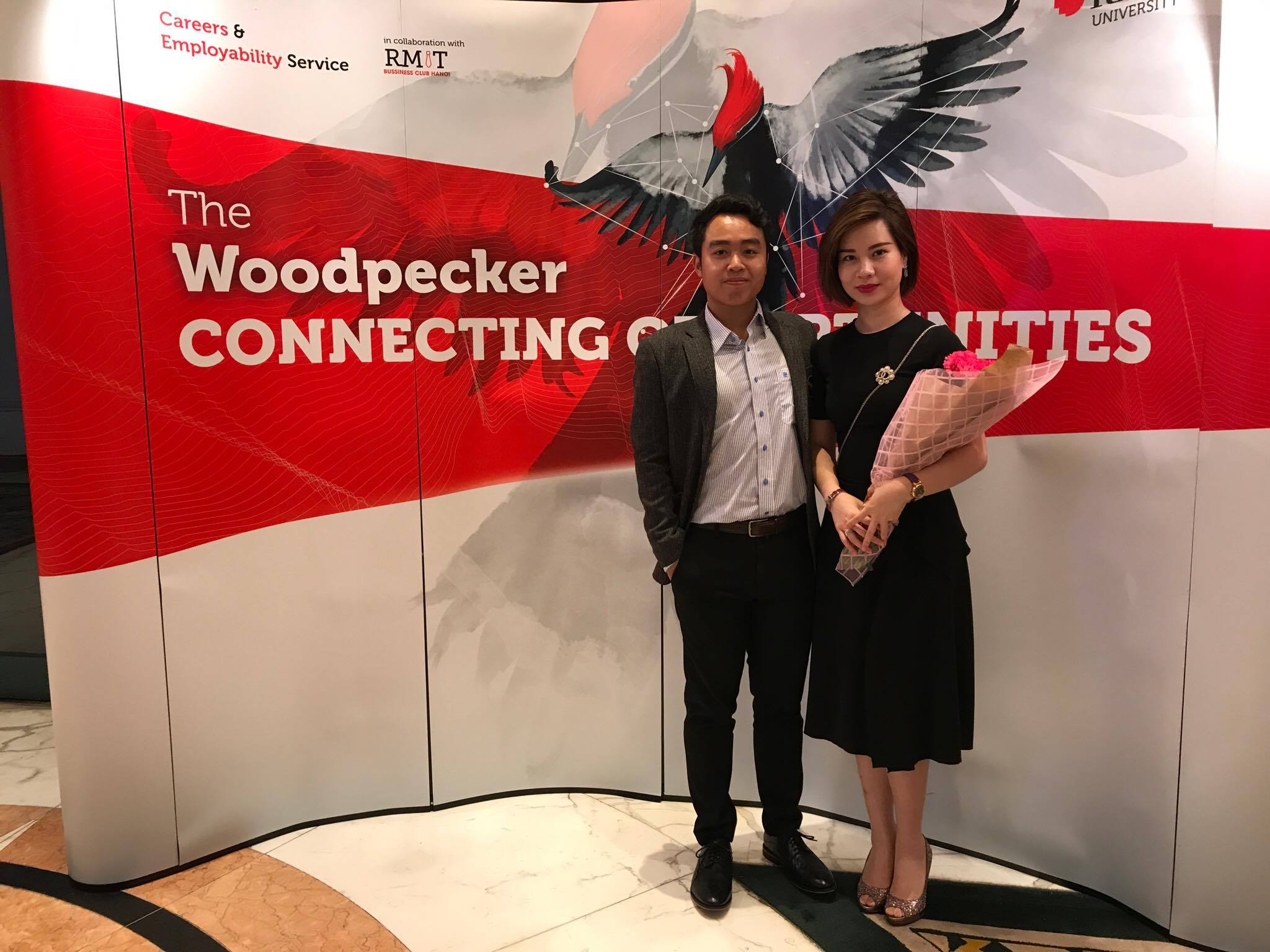 Hanoi Business Alumni Chapter President Le Thanh Thuy (right) and Vice President Hoang Manh Linh attend the launch event at Daewoo Hotel.