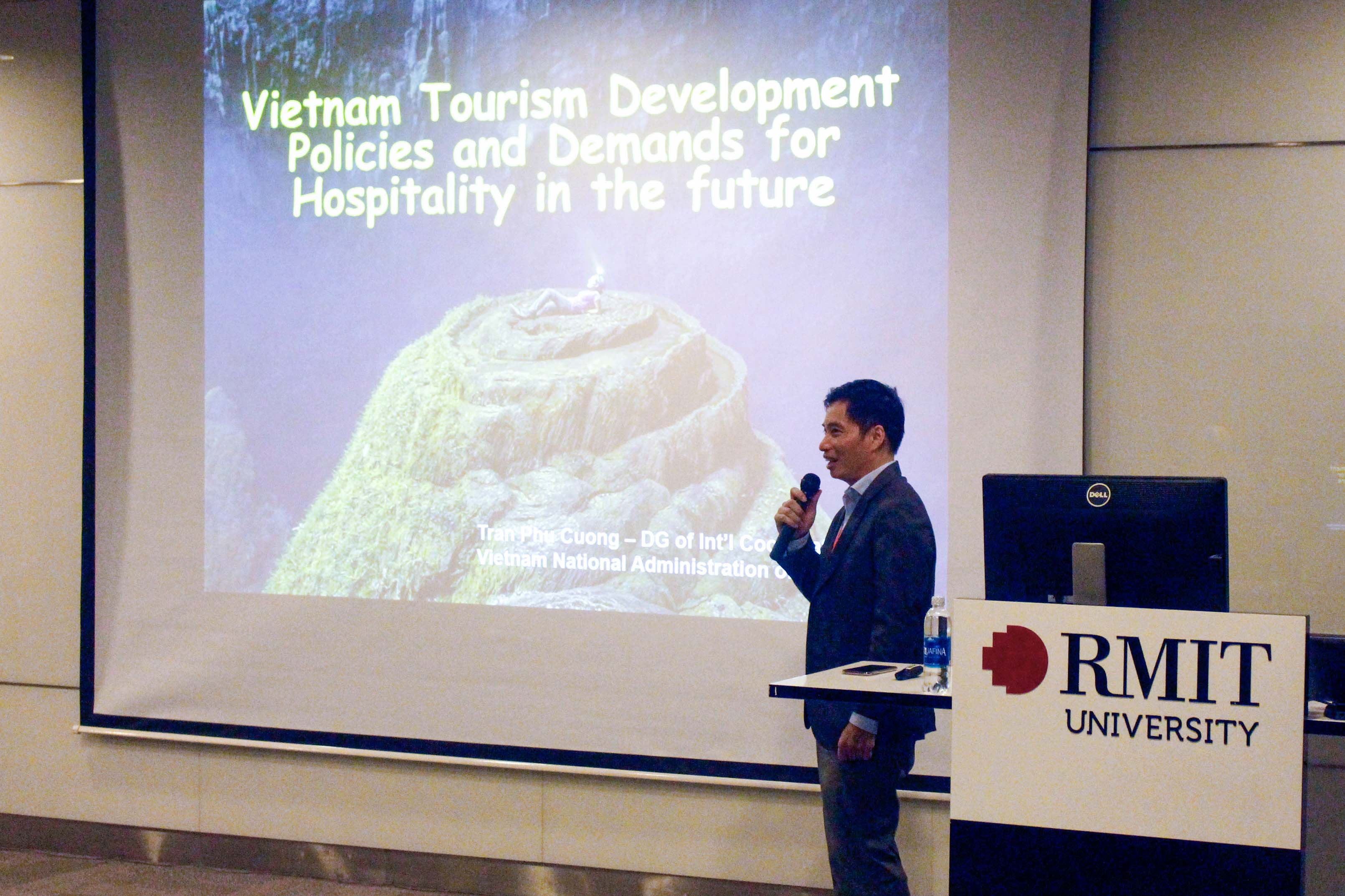 Mr Tran Phu Cuong from the Vietnam National Administration of Tourism, Vietnam Ministry of Culture, Sports and Tourism, delivered the keynote speech on the development policies and future demand for Vietnam’s tourism sector.