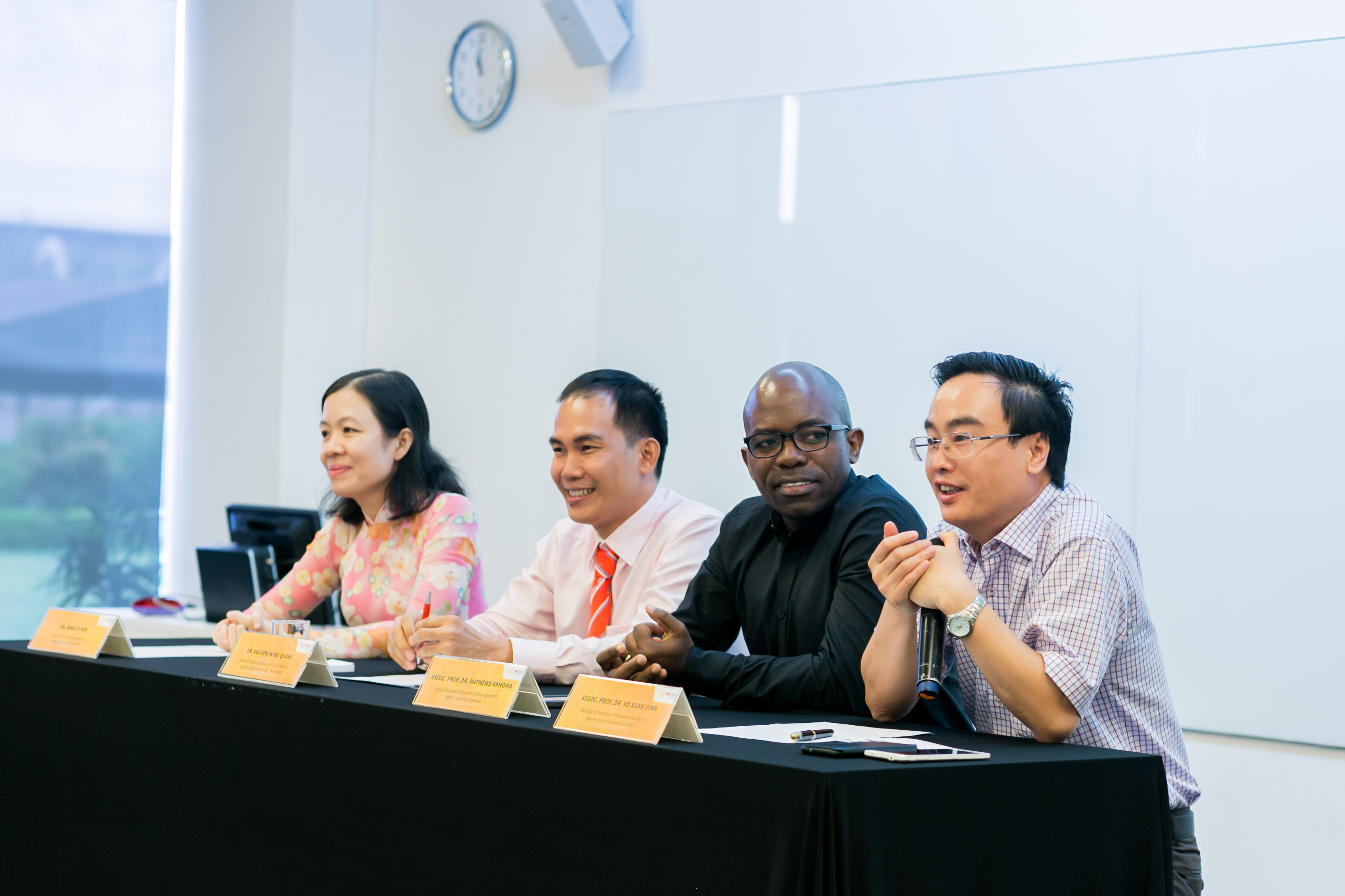 Panellists share experience on how to write for international journals