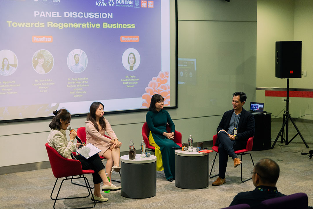 (L-R): RMIT Industry Consultant Ms Ly Van Thy, Ms Vo Luong Binh Nguyen, Ms Le Van Anh, Dr Seng Kiong Kok.