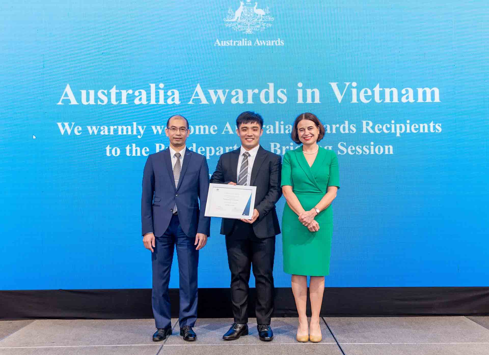 news-1-rmit-helps-australia-awards-scholars-get-ready-for-further-education