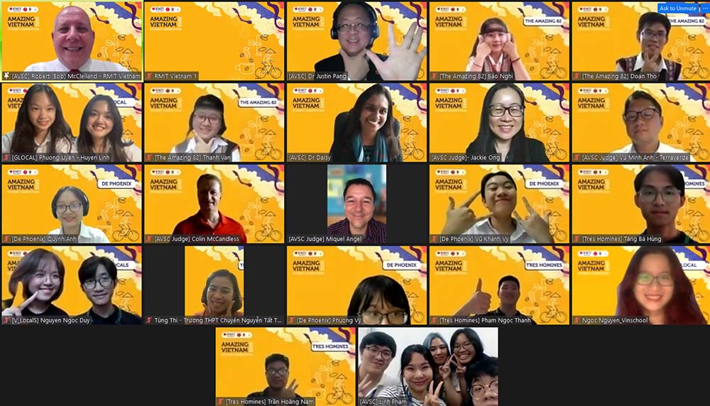 Zoom screenshot of participants, organisers and judges of the competition