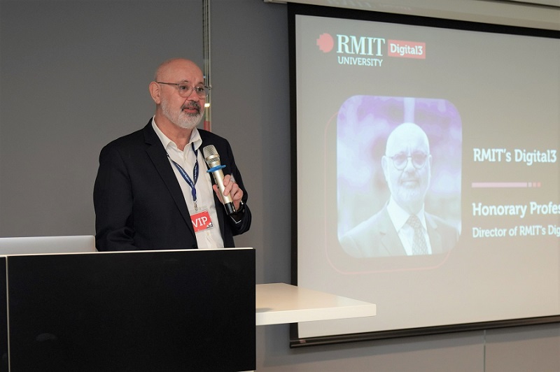 Giám đốc RMIT Digital3 Giáo sư Frank Kennedy phát biểu khai mạc tại sự kiện giới thiệu Digital3 tại Hà Nội vào ngày 1/12/2022.
