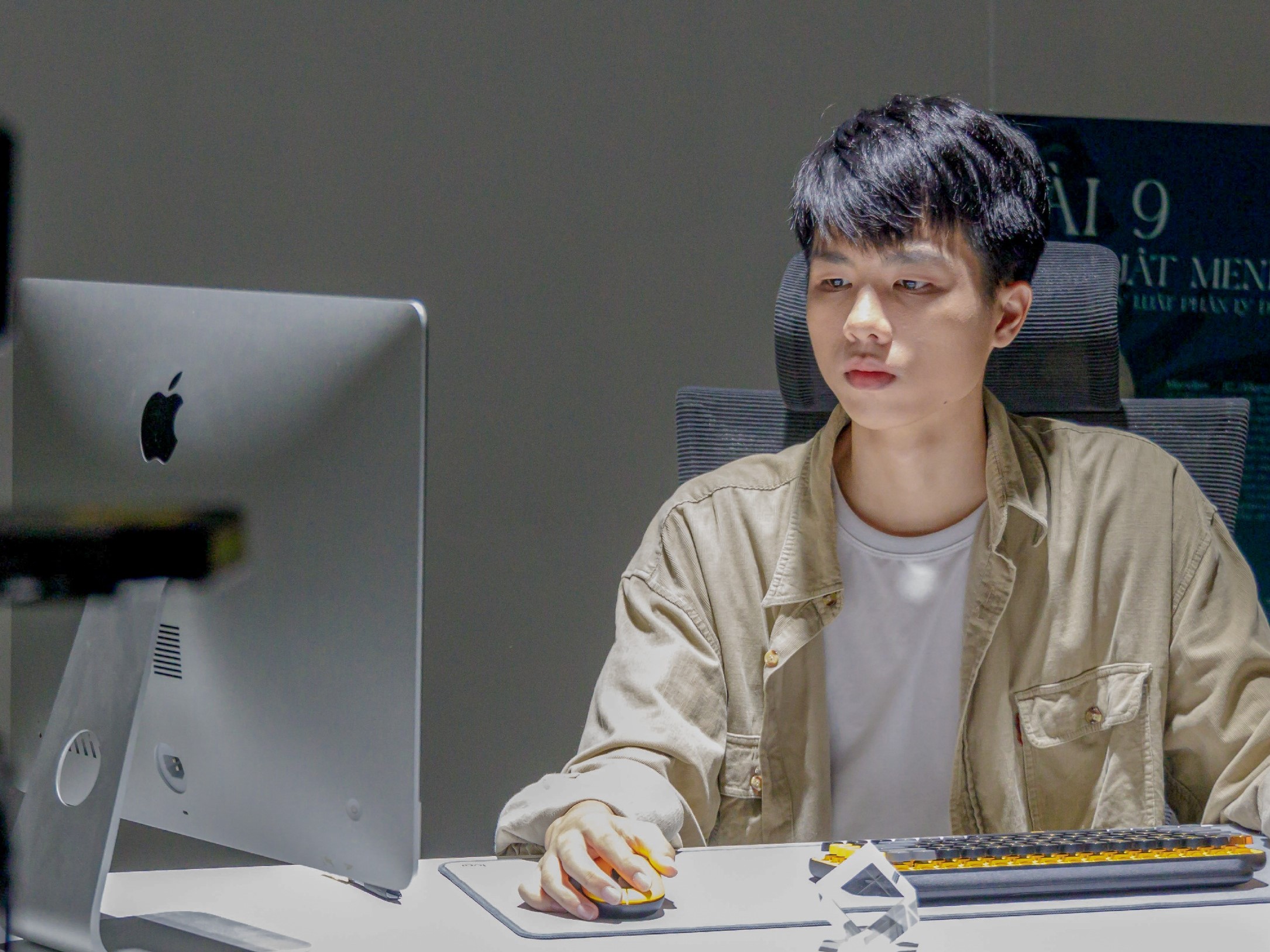 Bao working at a computer