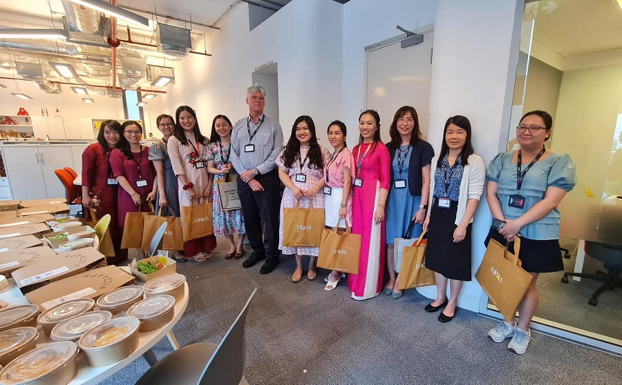 Female staff and the Dean of the RMIT School of Science, Engineering & Technology celebrated the Vietnamese Women’s Day in 2022.