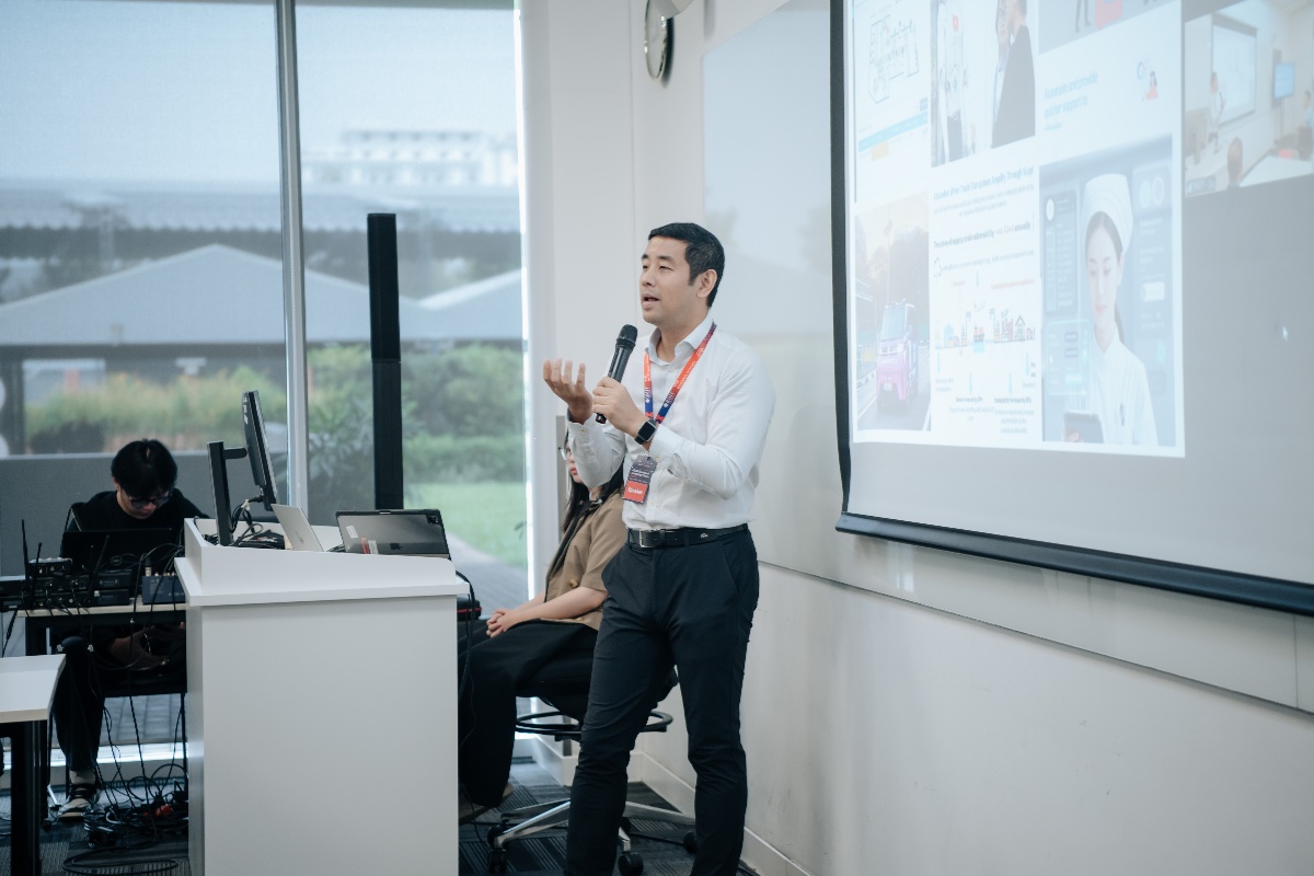 Phó giáo sư Zhou Yimin, Đại học Quốc gia Singapore, phân tích Khung Thành phố thông minh ASEAN và những thách thức về quản trị. (Hình: RMIT) 