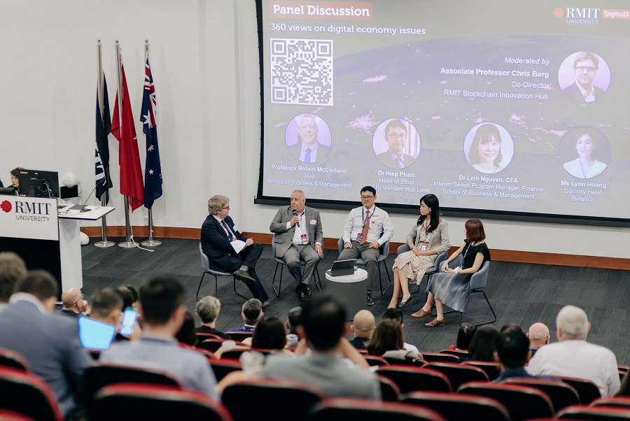 Experts joined a panel discussion at the Digital3 event in Ho Chi Minh City to offer a 360-degree view on digital economy issues.