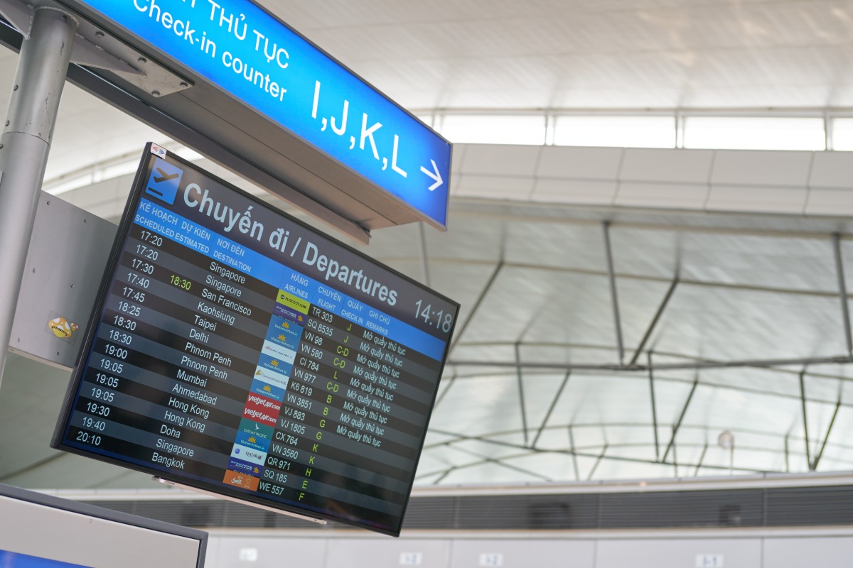 Streamlining regulations and increasing foreign ownership limits could make Vietnam’s aviation sector more attractive to private investors. (Photo: Heorshe - stock.adobe.com)