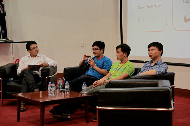 From left to right: Pham Chi Thanh, Lecturer from Centre of Technology; Le Chinh Nhan of Silicon Straits Saigon; Vo Phuoc Hau of Nike; and Vo Quoc Viet of Intel take part in a Q&A session with students.