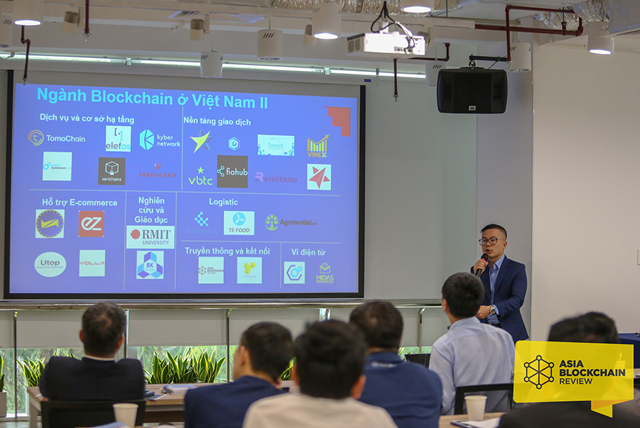Dr Nguyen Thanh Binh stressed the importance of proper education and regulatory framework for blockchain in his presentation to the Ministry of Justice. 