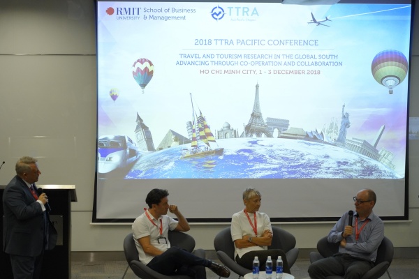 Các diễn giả thảo luận về tầm quan trọng của tiềm năng ngành du lịch và khách sạn tại Việt Nam và khu vực Châu Á Thái Bình Dương..