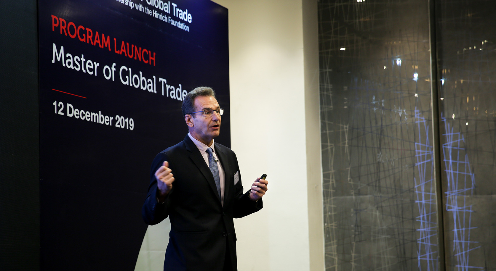 Mr Stephen Olson, a Research Fellow at the Hinrich Foundation, urged policymakers and trade observers to keep a few key factors in mind when assessing the impacts on Vietnam at the Master of Global Trade roundtable discussion.