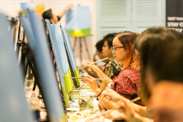 Recent Tipsy art painting workshop was co-organised by RMIT Vietnam’s Communication and Design Alumni Chapter and the University.