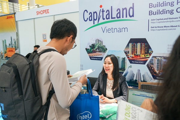 RMIT Vietnam hosts an annual Career Week to help students navigate the transition from university to industry. This year’s Career Fair, a highlight of the week, was attended by more than 50 industry partners.