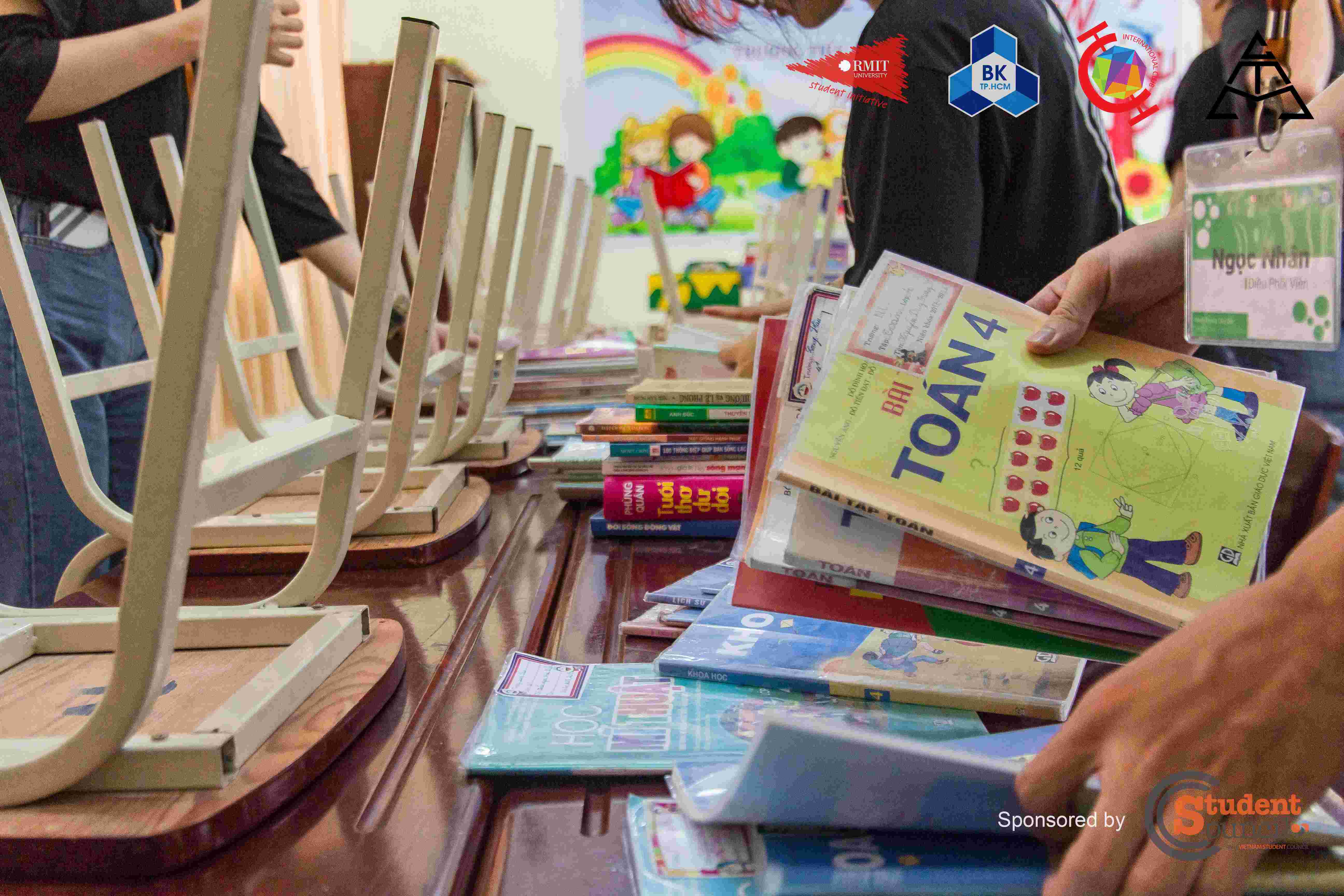 More than 800 books were donated by RMIT students and alumni. 