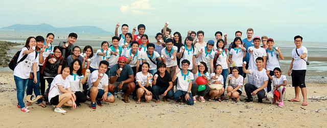 The students, buddies and RMIT Student Life team gather on Can Gio beach.