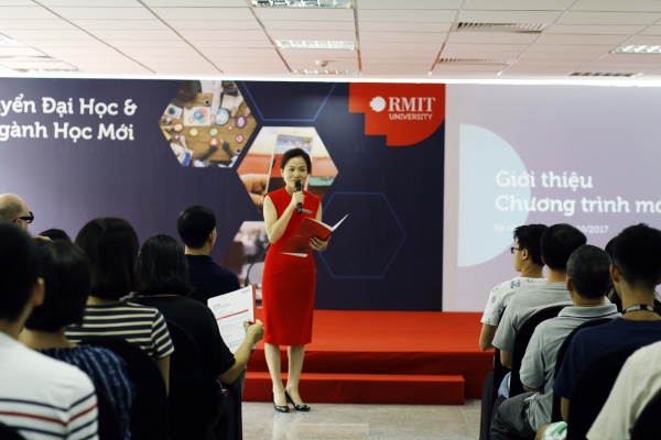 Three new undergraduate programs were launched at an event at Hanoi City campus.