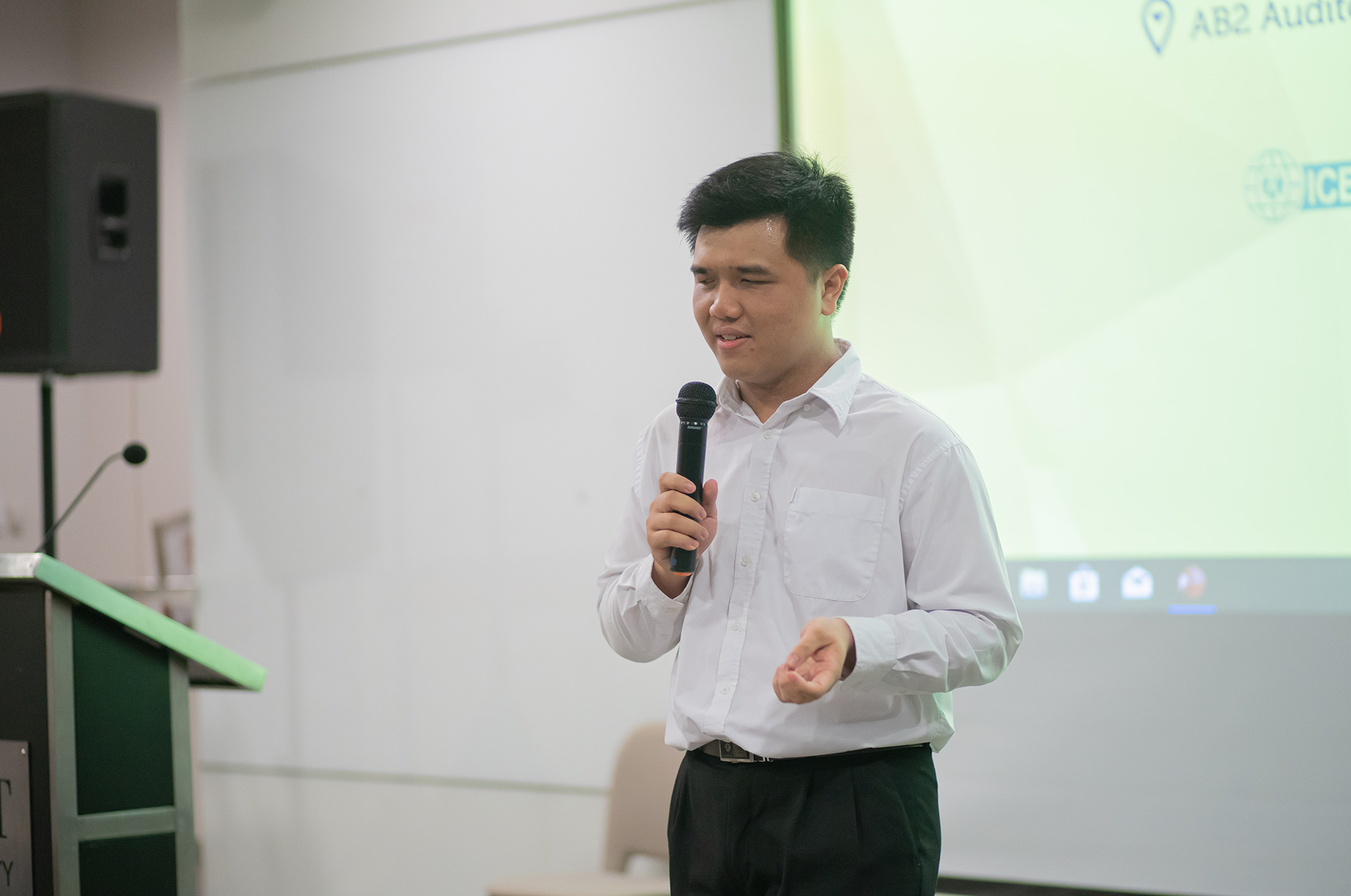 The very first RMIT Vietnam student with a significant visual impairment Nguyen Tuan Tu shared his learning experience at the inaugural Access and Inclusion Practices in Higher Education at RMIT’s Saigon South campus.  