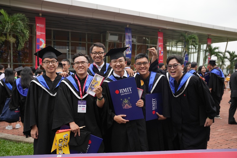 news-thumb-vietnam-graduation-2023.jpg