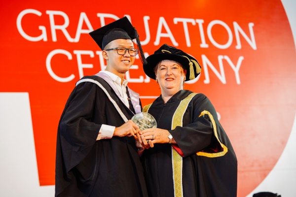 Hieu was also presented the Outstanding Graduates Award for achieving the highest GPA in the 2017 Bachelor of Business (International Business) cohort.
