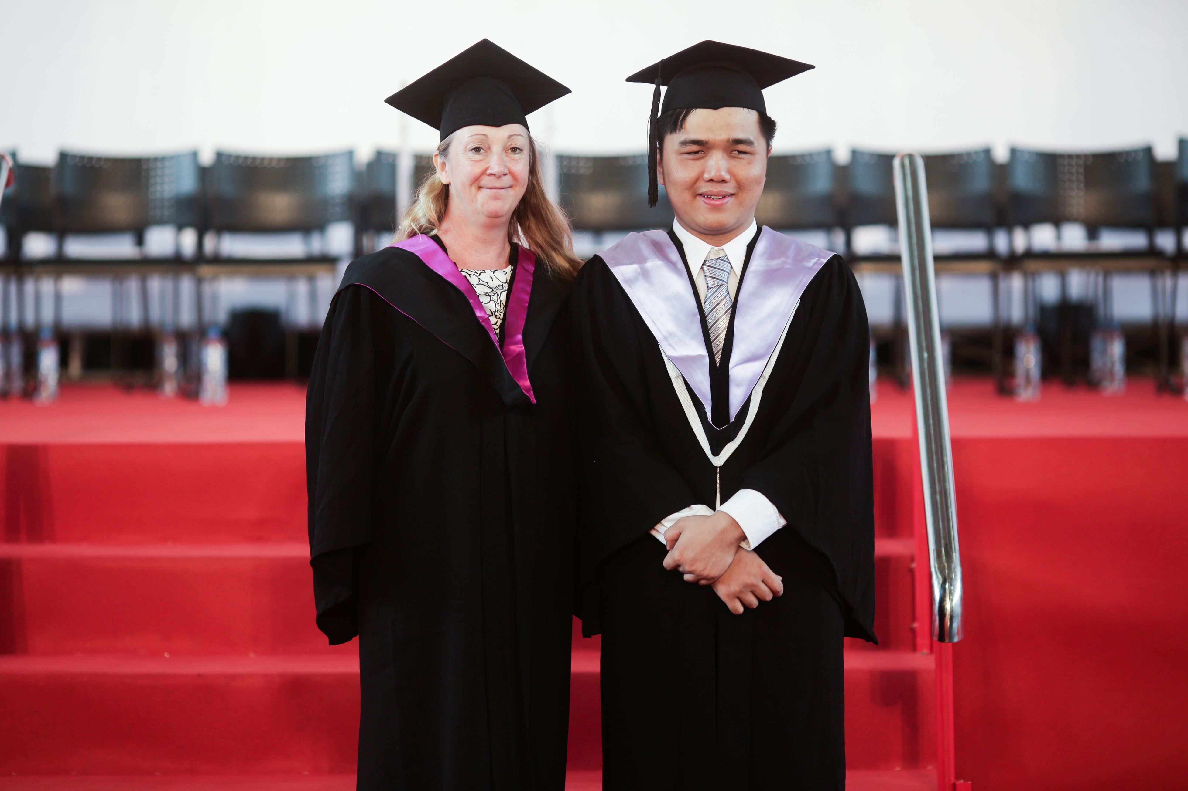 Tu and Carol Witney, Manager of the ELS, attended the 2017 RMIT Vietnam Graduation Ceremony.
