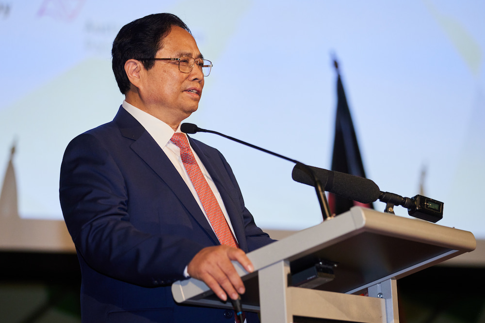 Prime Minister Pham Minh Chinh speaking at the Australia-Vietnam Business Forum in Melbourne.