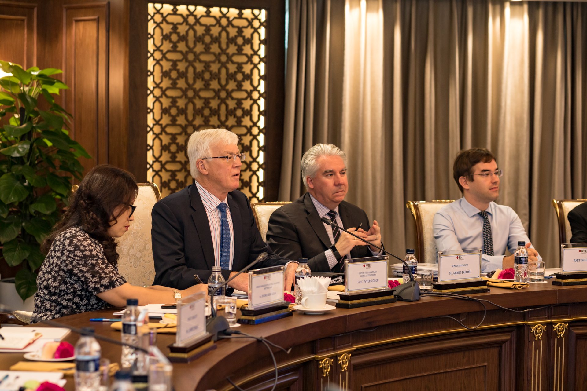 (Second from left) Professor Coloe was pleased with the agreement and looks forward to exploring the many areas of potential collaboration the partnership will offer.    