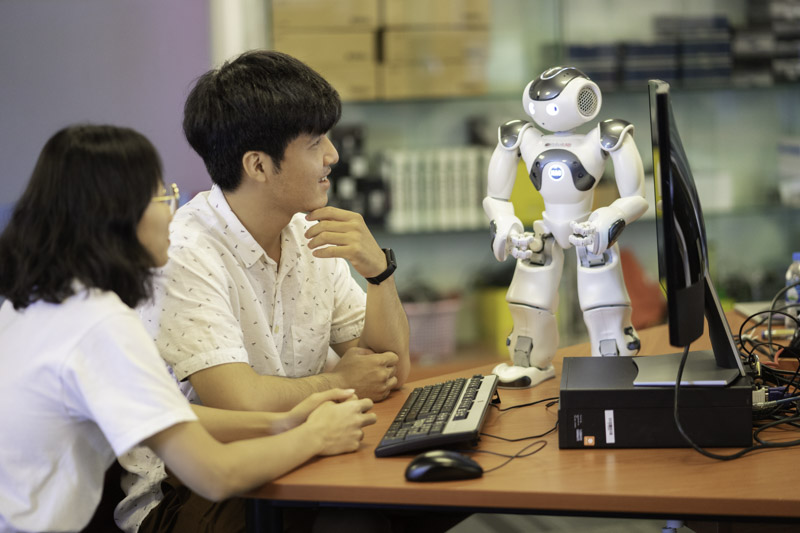 Alt Text is not present for this image, Taking dc:title 'robot-ai-3'