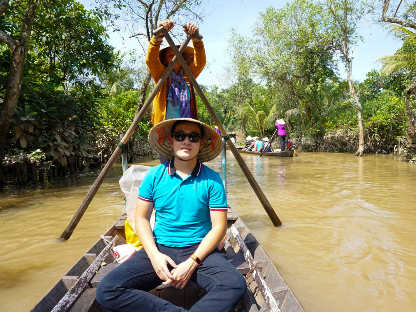 Sinh viên học môn Chất lượng dịch vụ kiểm tra chất lượng dịch vụ cho Victoria Cruises (dịch vụ du lịch đường thủy) theo dạng “Khách hàng bí mật”.