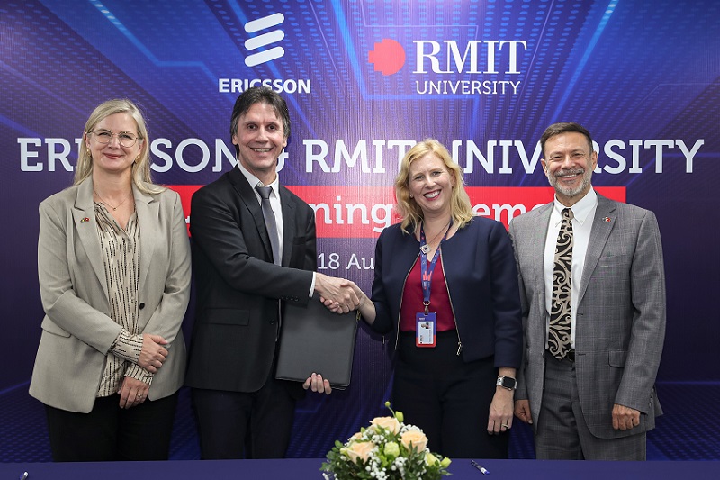 Representatives at signing ceremony of Ericsson & RMIT AI Lab