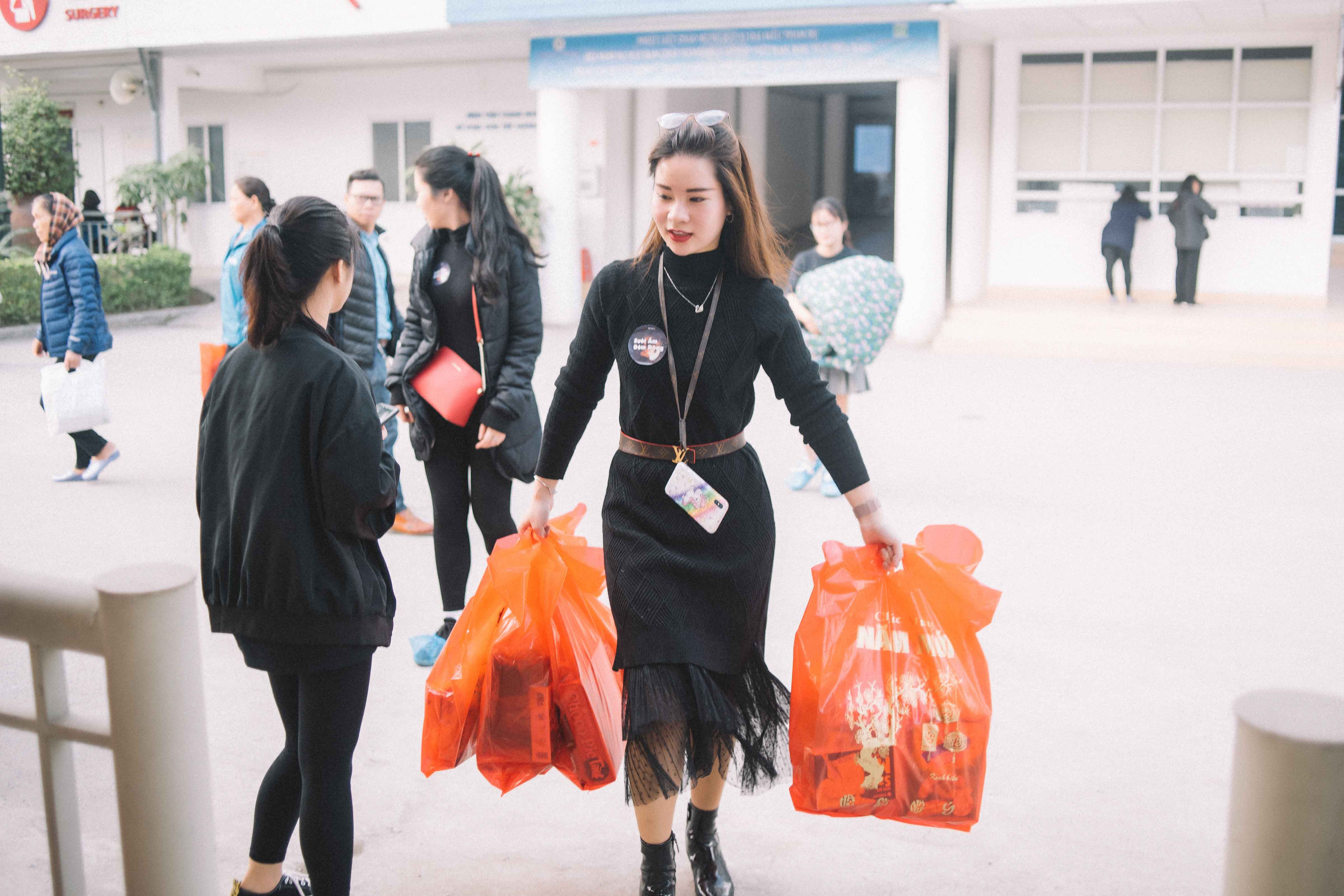 Le Thanh Thuy, one of the organisers of Sưởi Ấm Đêm Đông, said the project helped 1000 disadvantaged people.