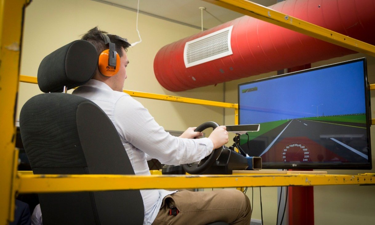 Volunteers were tested on a virtual simulator that can be vibrated on different frequencies.