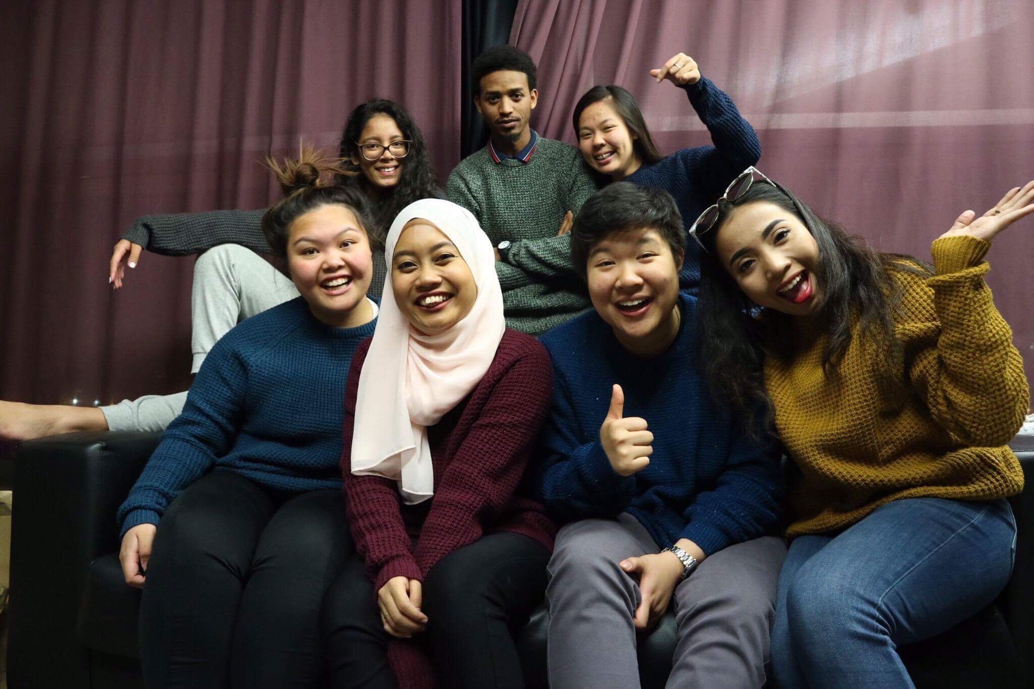 Yen (back row, first on right) and her international friends during an exchange program in Barcelona, Spain.