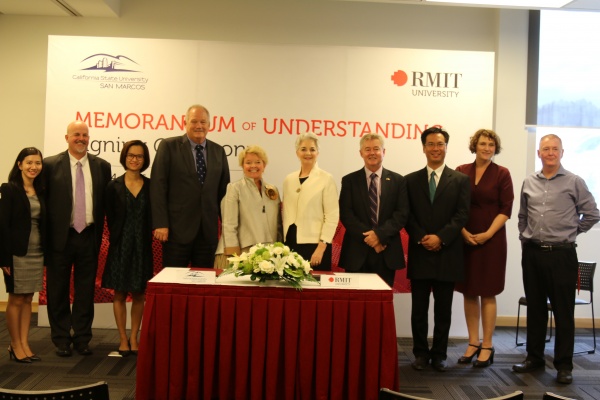 Representatives from US Consulate in Ho Chi Minh City, and senior staff from California State University, San Marcos, and RMIT University Vietnam at the signing ceremony
