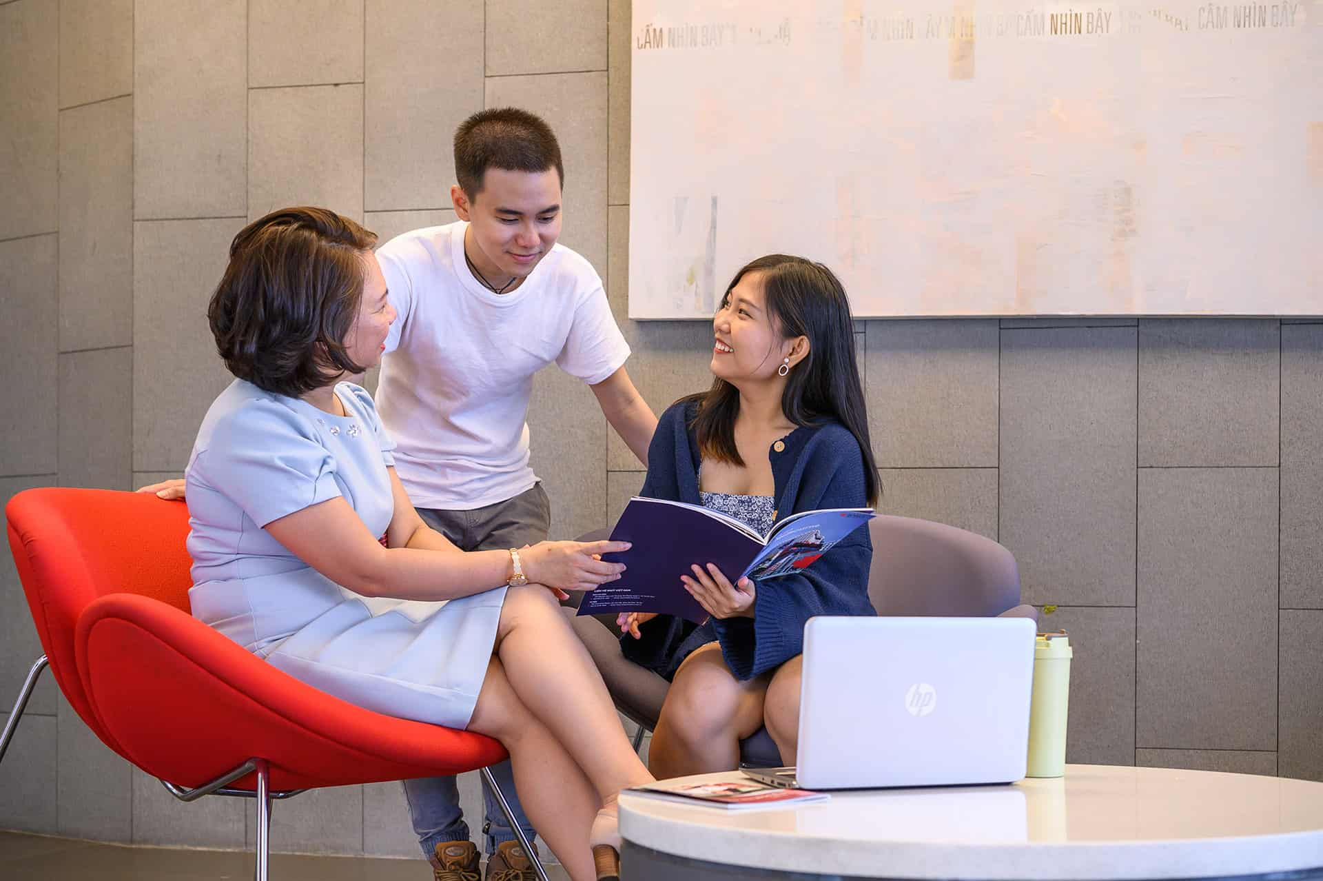 Parent having a discussion with children