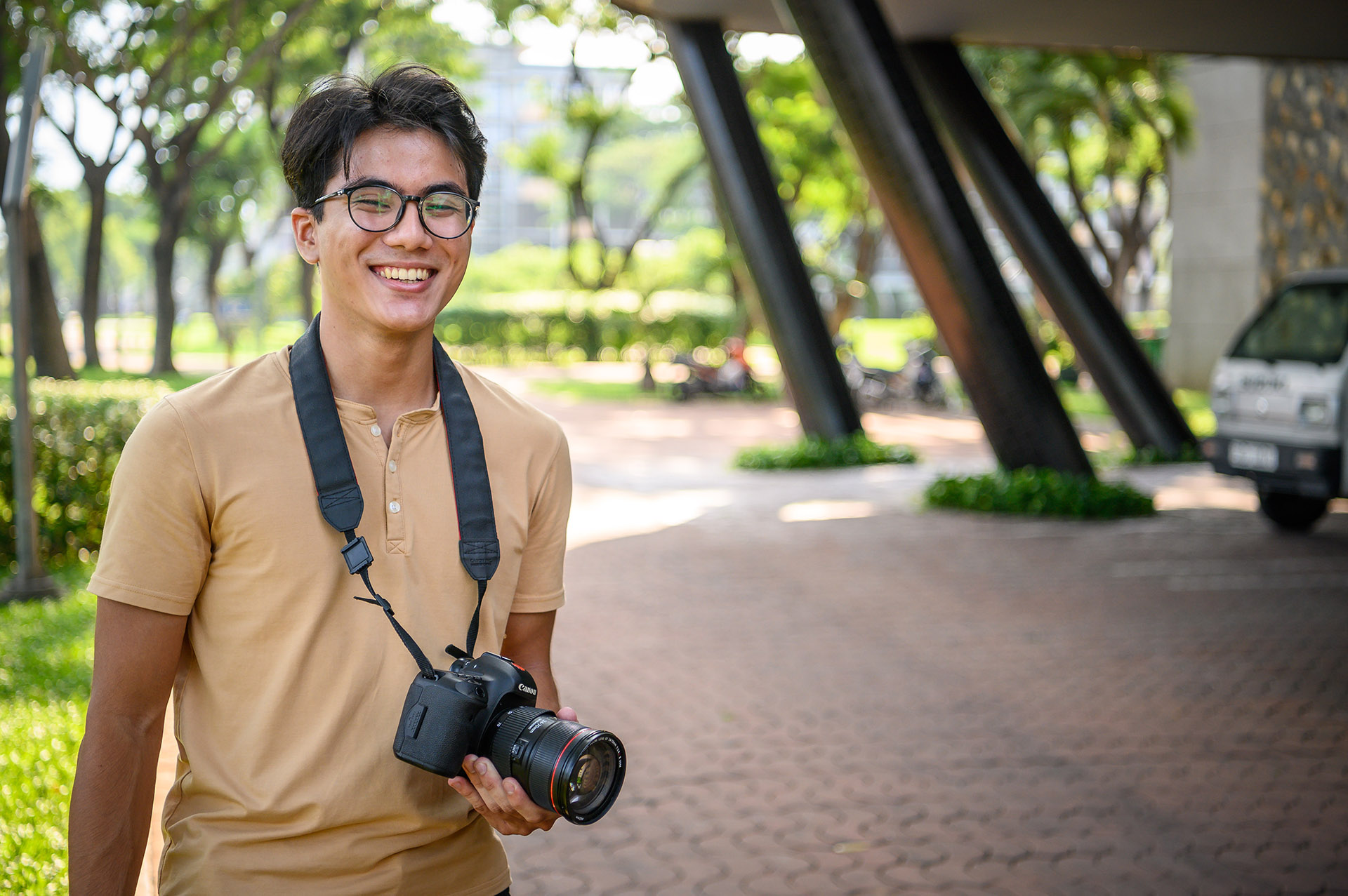 scd creative students outdoor hero shot 