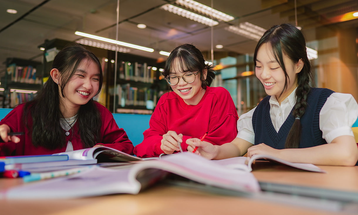 english-for-teens-program-thumbnail.jpg