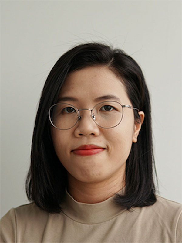 headshot of a woman smiling