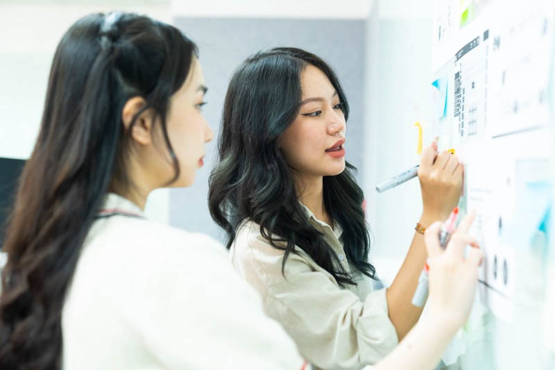 Alt Text is not present for this image, Taking dc:title 'tài chính ngân hàng làm nghề gì'