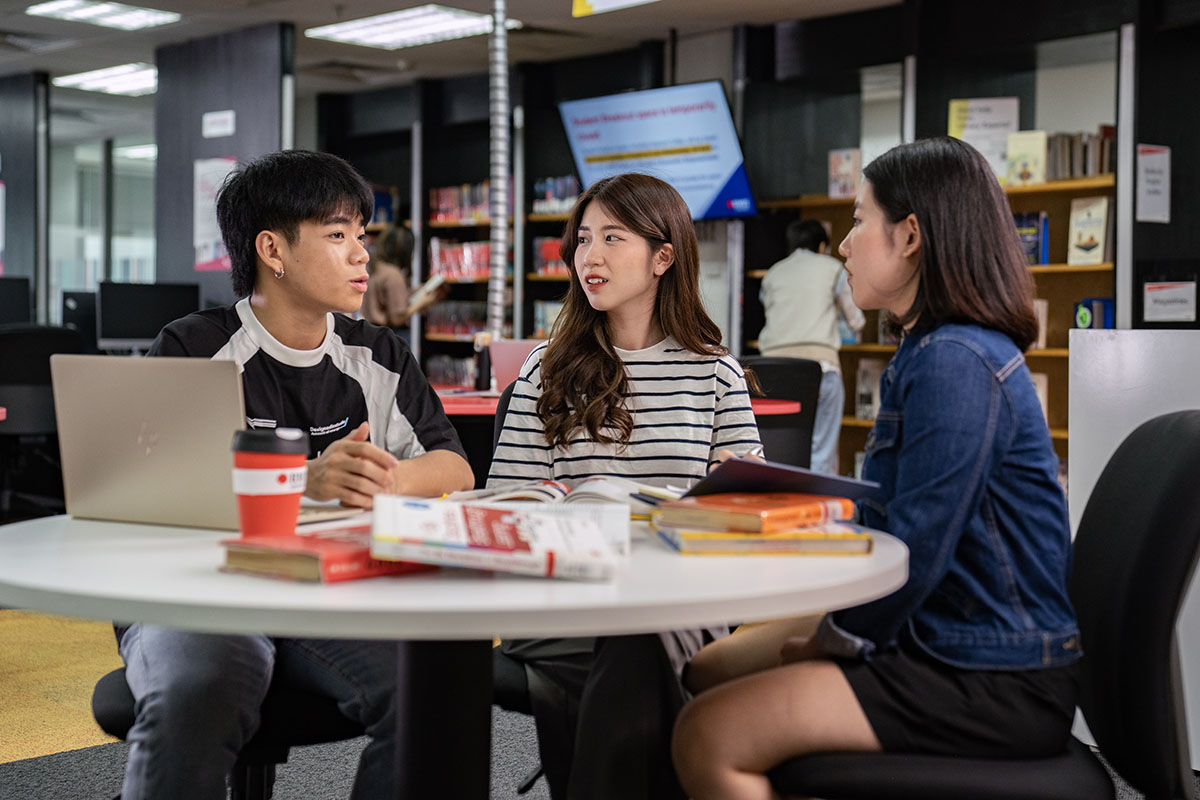 học truyền thông ra làm gì